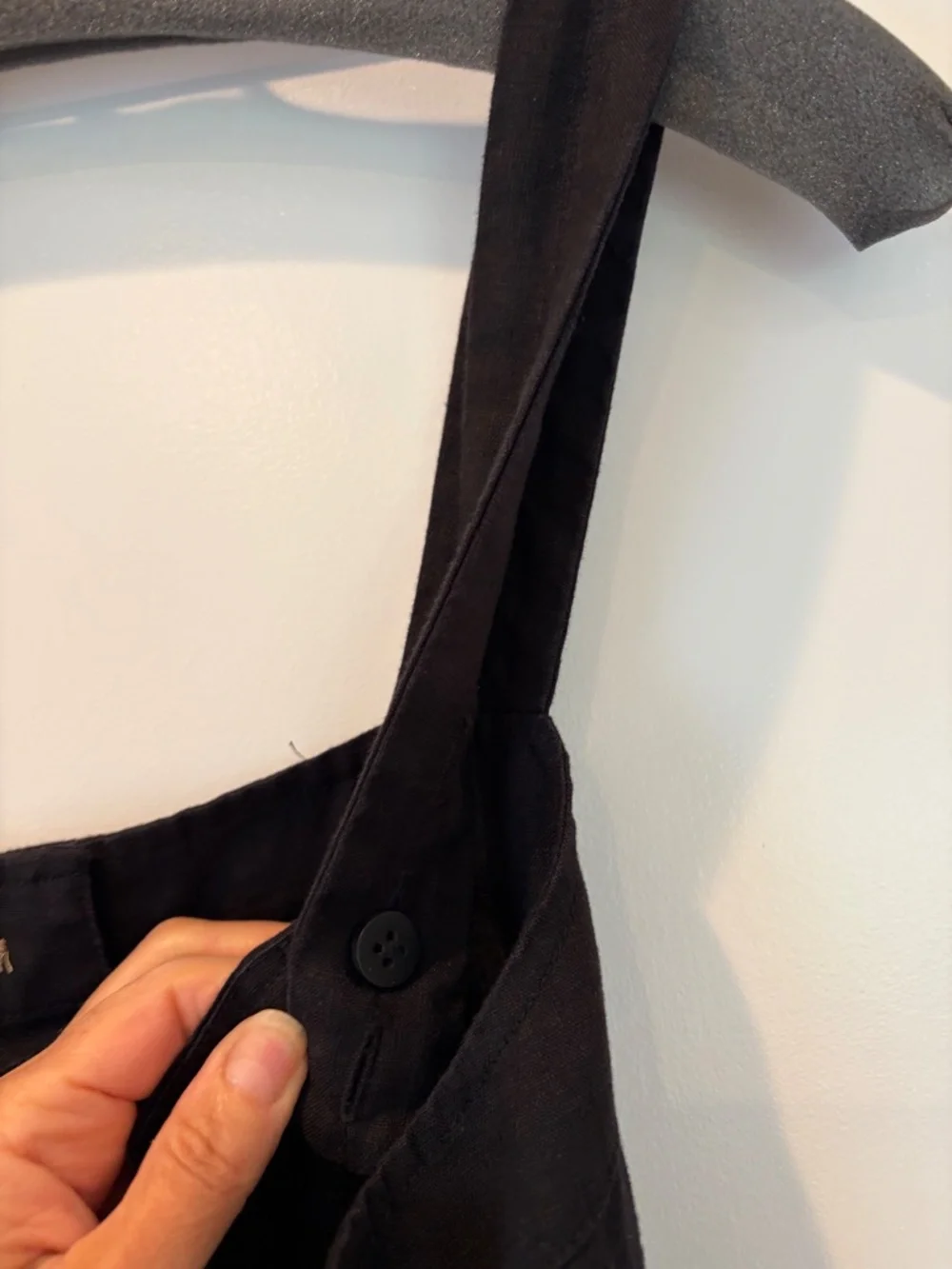 Everlane black linen